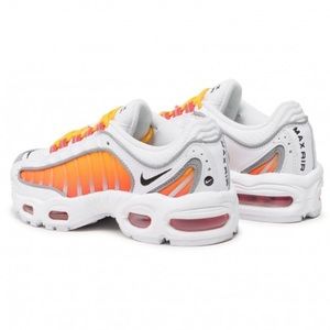 NIKE AIRMAX TAILWINDS